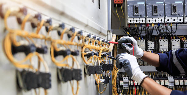 Professional Electrician technician working in Fifth Street, TX